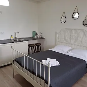 Apartamento Tom's House, Otopeni